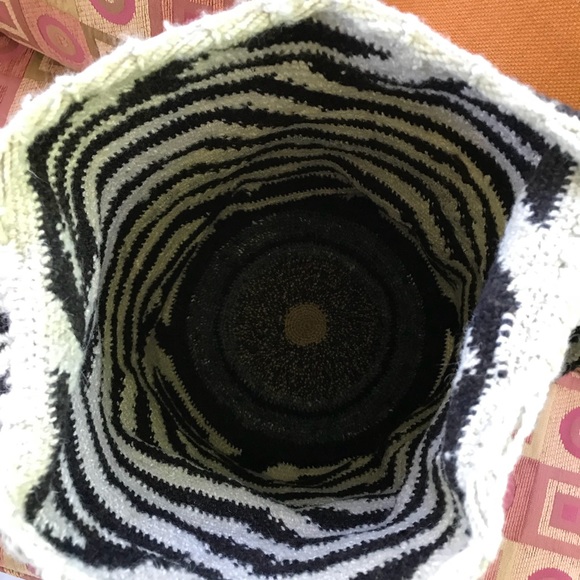 Wayuu Tribe Mochila Crossbody Bag - Picture 4 of 8